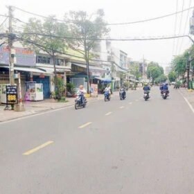 Bán nhà mặt tiền thông thoáng đường P6 Q8