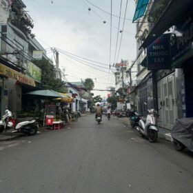 Bán nhà mặt tiền đường số 10 P4 Q8